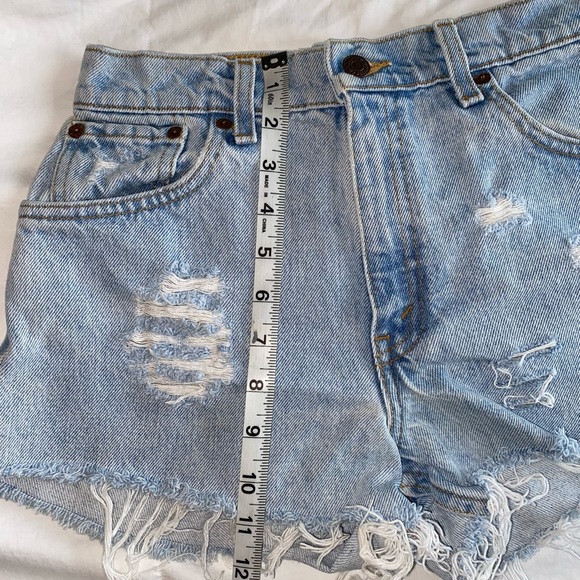 Vintage Levi’s high rise shorts - Picture 7 of 7